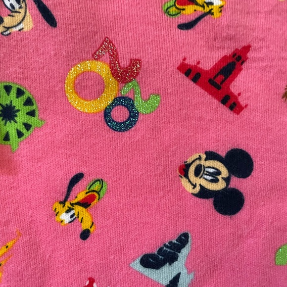 Disney size 18 mos onesie - pink w/print - Picture 5 of 7